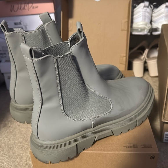 Boots - Picture 1 of 2